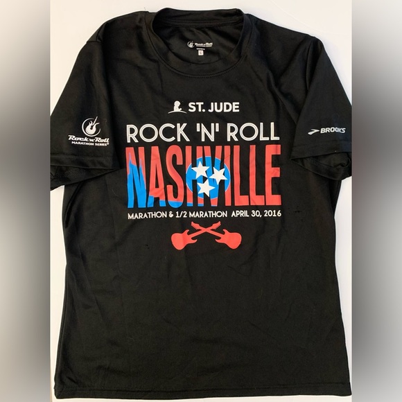 Brooks Tops - 3/$20✨ Brooks Black Short Sleeve Tee Rock n Roll Series Marathon 2016 Nashville